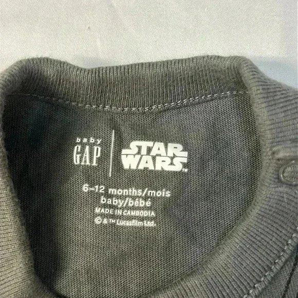 GAP - Star Wars - Darth  Vader short sleeve T-shirt. Size 6-12 months - Picture 2 of 3